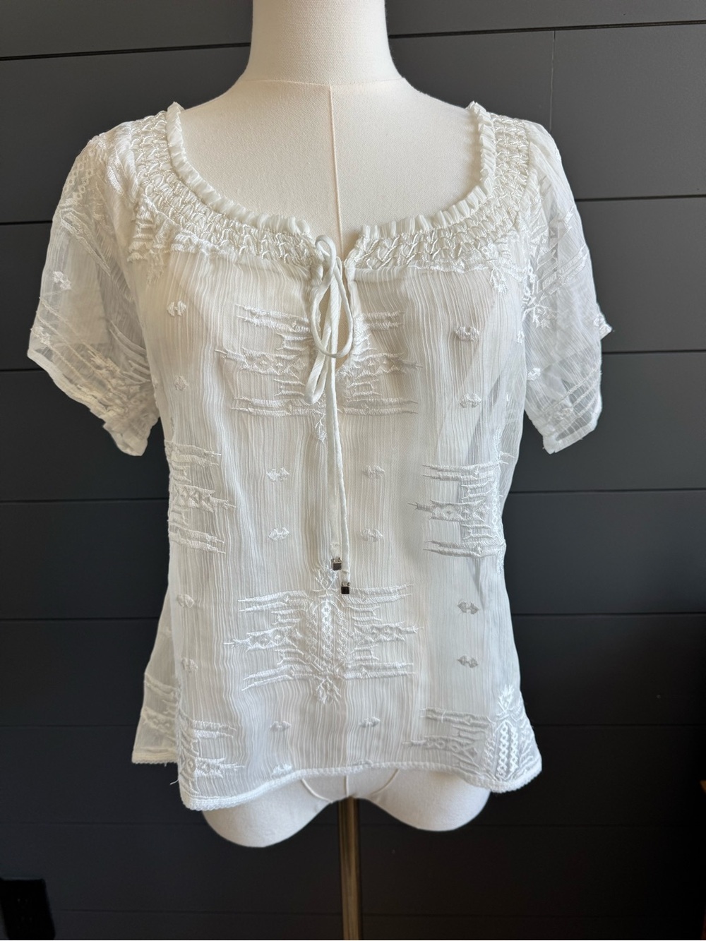 Willow & Clay White Embroidered Peasant Blouse Lightweight Sheer Feminine Boho